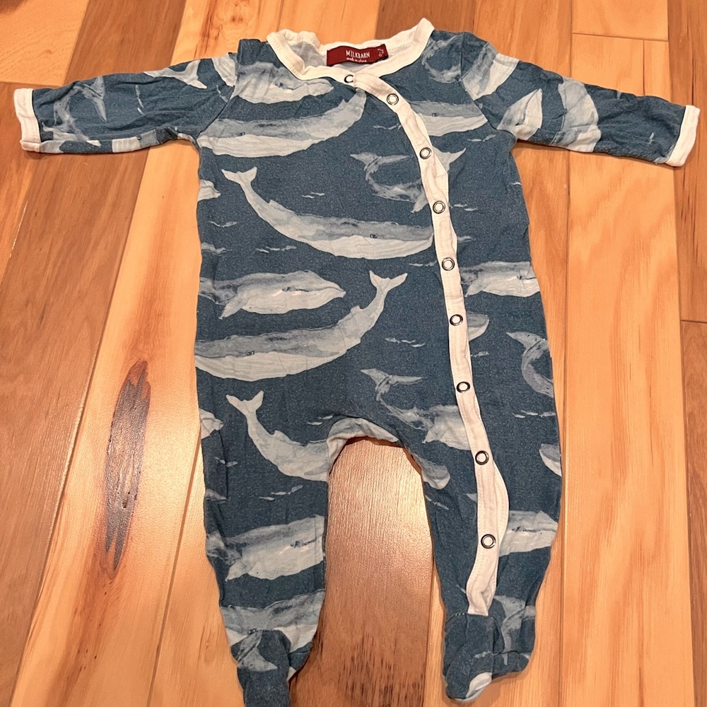 Milkbarn whale footie